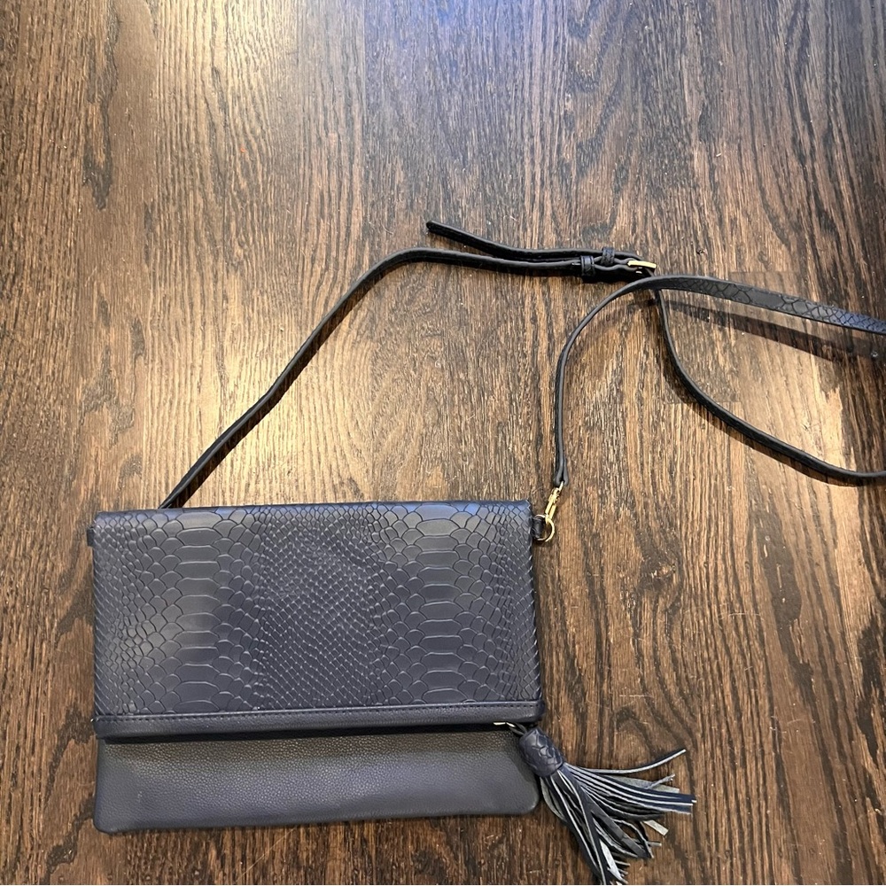 GiGi New York All in One Blue Python Embossed Clutch Crossbody Bag NWOT - Picture 3 of 6
